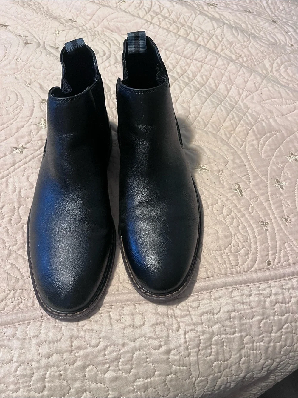Robert David Black Leather Chelsea Boots - Classic Slip-On Style